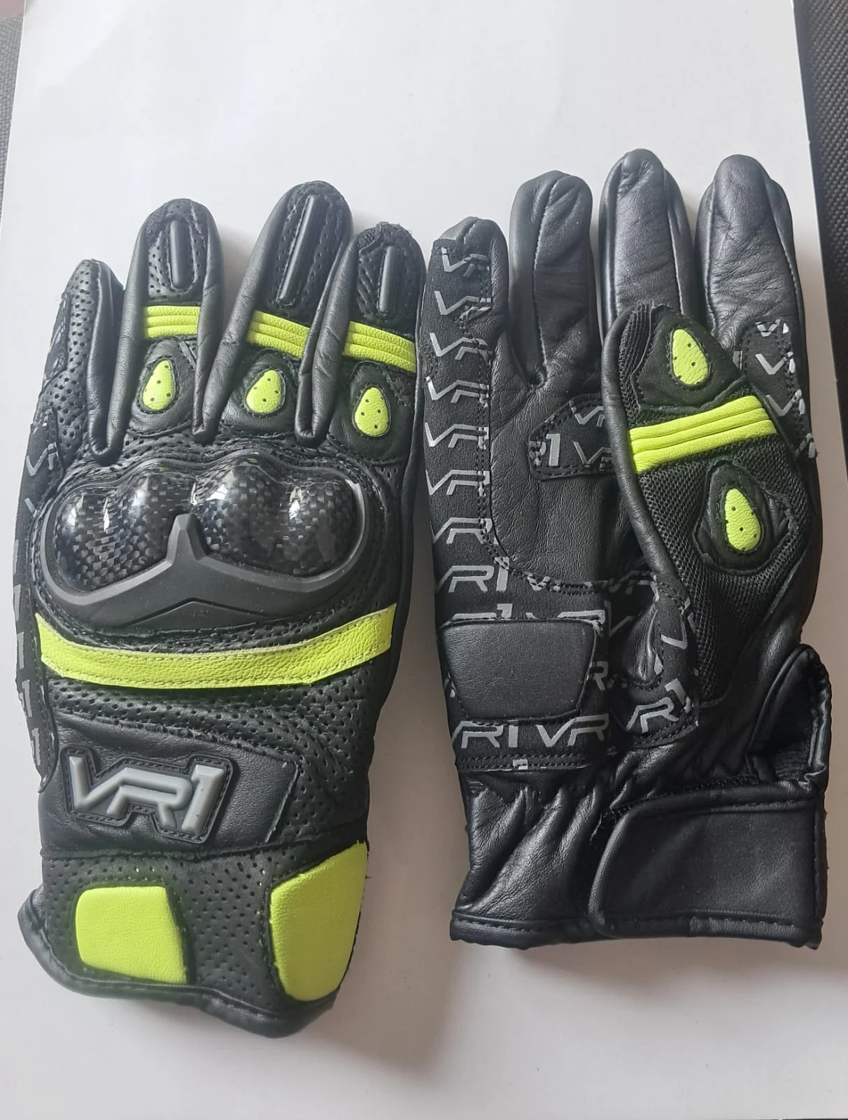 VR 555 Biking Gloves